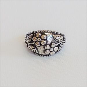 Flower Ring Sterling Silver SIZE 6